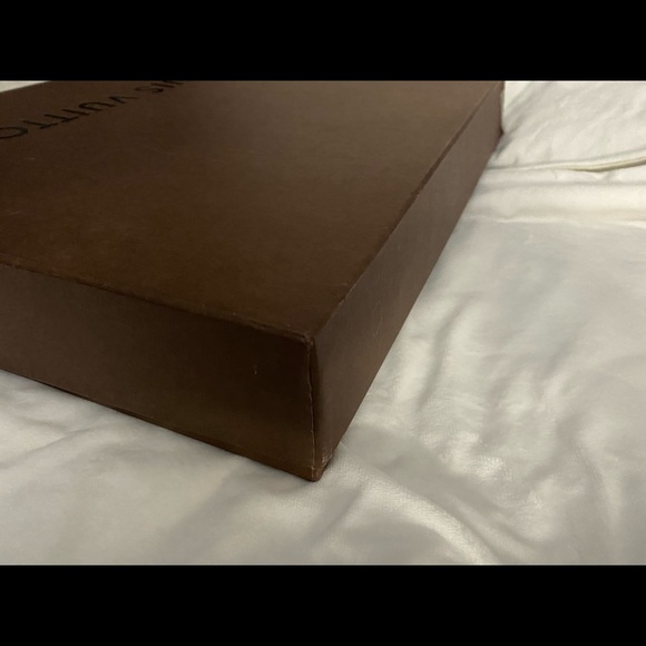 🚫Damaged Empty Louis Vuitton Empty Box - Picture 15 of 16